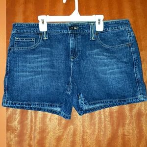 Like New!! TH DENIM SHORTS